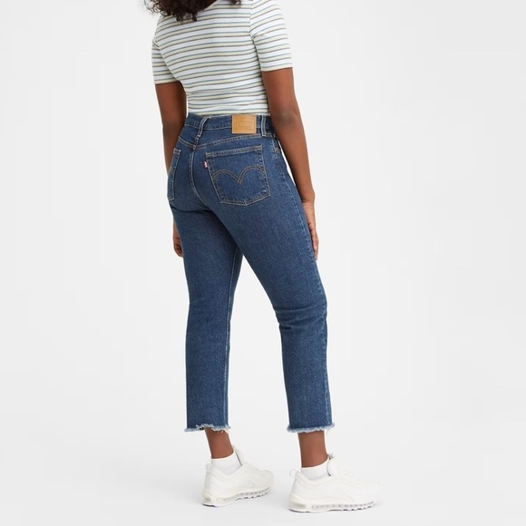 Levi’s Wedgie Straight Below The Belt Medium Wash Raw Hem Jeans Size 25 - Picture 3 of 8